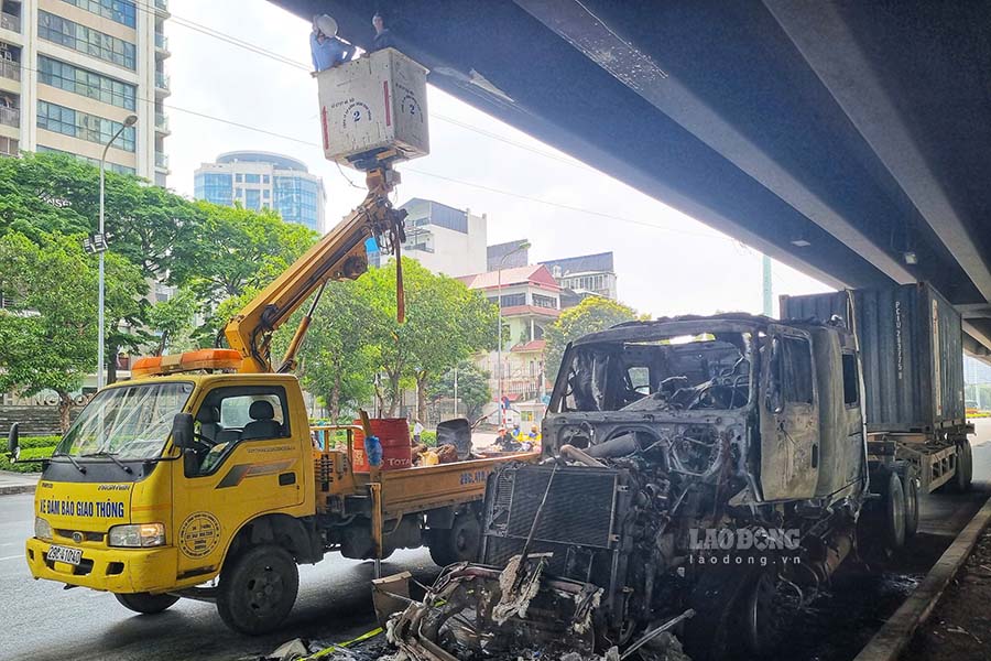 La estructura de la cinta 3 en la altura fue examinada despues del incendio del camion contenedor. Imagen: Que bueno