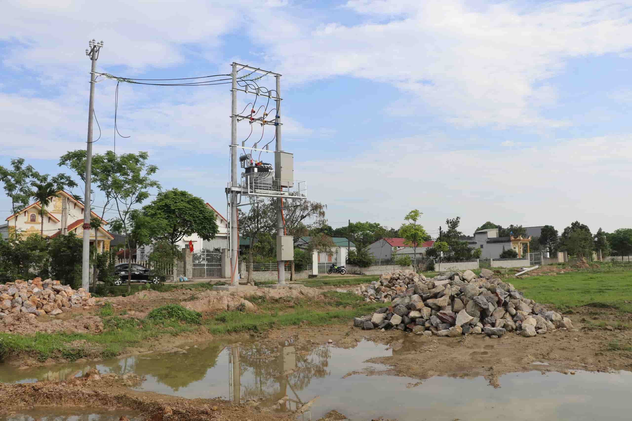 6 households in Phuc Son commune (Nho Quan district, Ninh Binh) have received compensation, support and handed over the site to implement the project before the People's Committee of Nho Quan district enforced the enforcement. Photo: Nguyen Truong