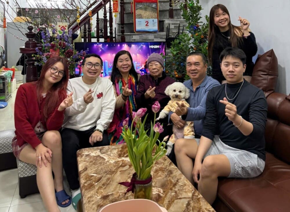 Let's give you meaningful wishes on the occasion of the Liberation of the South and National Reunification Day. Photo: Dat