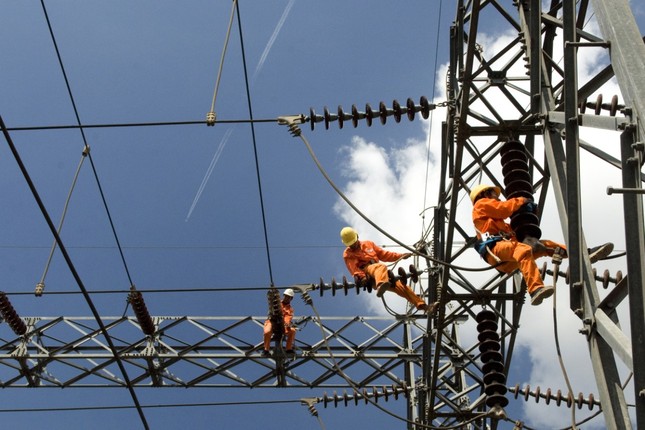 El Grupo de Energia de Vietnam esta centrado en completar varios proyectos clave para satisfacer la demanda de electricidad de la gente y las empresas. Imagen: EVN suministrada por