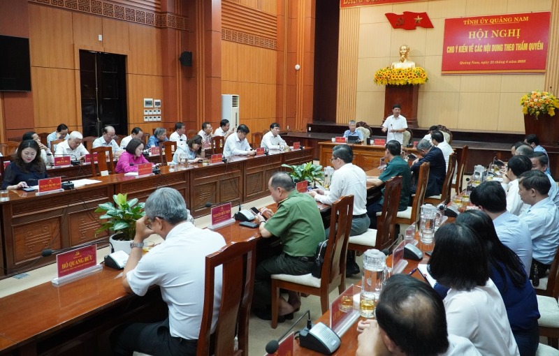 Quang canh hoi nghi Tinh uy Quang Nam ngay 21.4, thao luan, thong qua phuong an dat ten moi cua xa, phuong sau sap nhap. Ảnh: Anh Doan