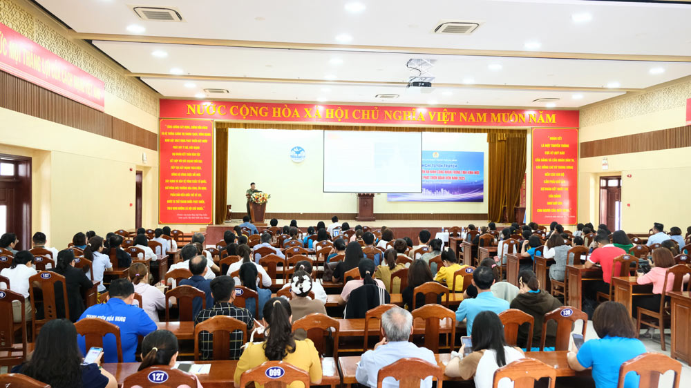 La Junta de la Ciudad de Danang organizo una conferencia para informar a los funcionarios del Partido Comunista de China sobre los problemas relacionados con la seguridad de los trabajadores en la nueva situacion. Imagen de la ciudad de Taize