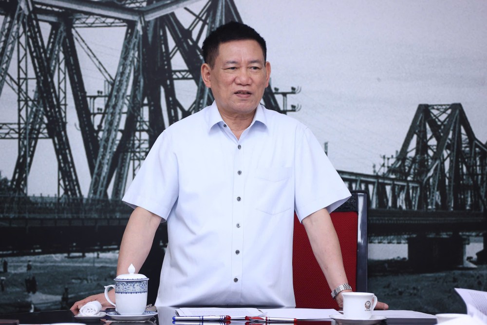 Member of the Party Central Committee, Deputy Prime Minister Ho Duc Phoc met with ministries and branches on studying the establishment of a National Housing Development Fund. Photo: VGP