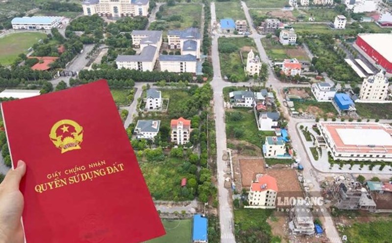 According to the principle, each eligible plot of land is only granted one Certificate (also known as a red book, a pink book). Photo: Nhu Ha