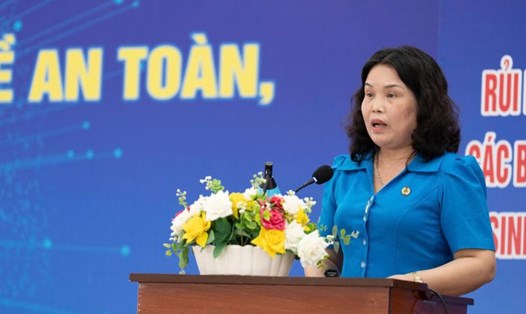 Trao 13 Mái ấm Công đoàn, 300 phần quà nhân Tháng Công nhân tại Trà Vinh. Ảnh: Hoàng Lộc