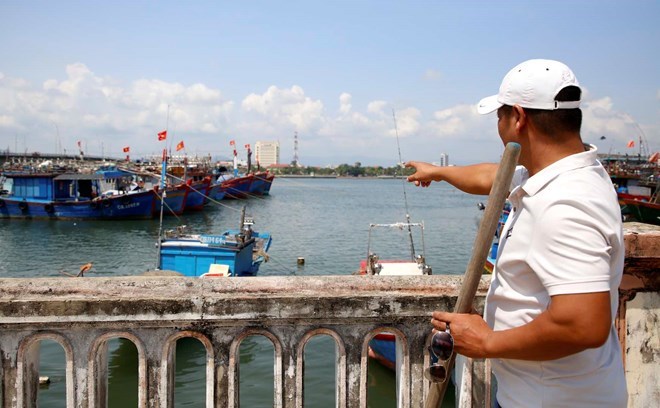 Fishing vessels lost connection to journey monitoring devices, many fishermen in Bao Ninh commune (Dong Hoi city, Quang Binh province) have not yet received fuel costs. Photo: Cong Sang
