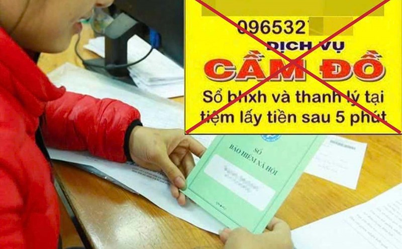 Due to the lack of money, many workers have gone to social network groups to sell social insurance (SI) books. Photo: Hai Nguyen