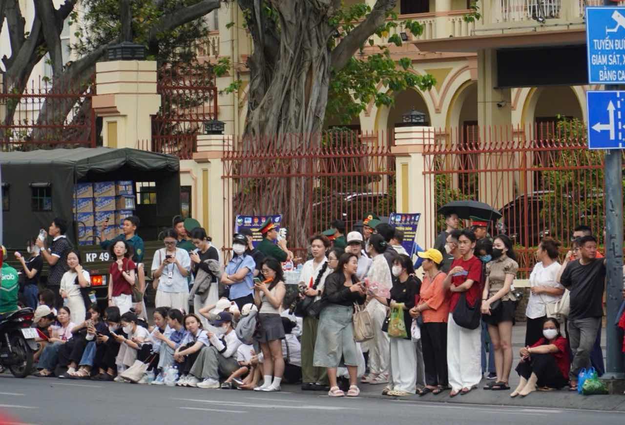 Go 6 hours early to wait to see the second parade in Ho Chi Minh City