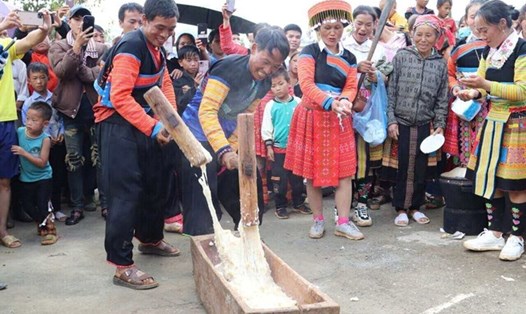 Ủy ban nhân dân cấp xã xem xét, quyết định công nhận người trúng cử Trưởng thôn. Ảnh: Khánh Linh