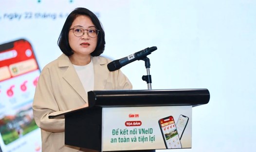 Bà Lê Thị Hà, Trưởng phòng Quản lý hoạt động thương mại điện tử, Cục Thương mại điện tử và Kinh tế số, Bộ Công Thương cho biết đã yêu cầu các nền tảng số lớn về thương mại điện tử gỡ bỏ hàng nghìn sản phẩm bao gồm thực phẩm chức năng, sữa. Ảnh: Danh Khang