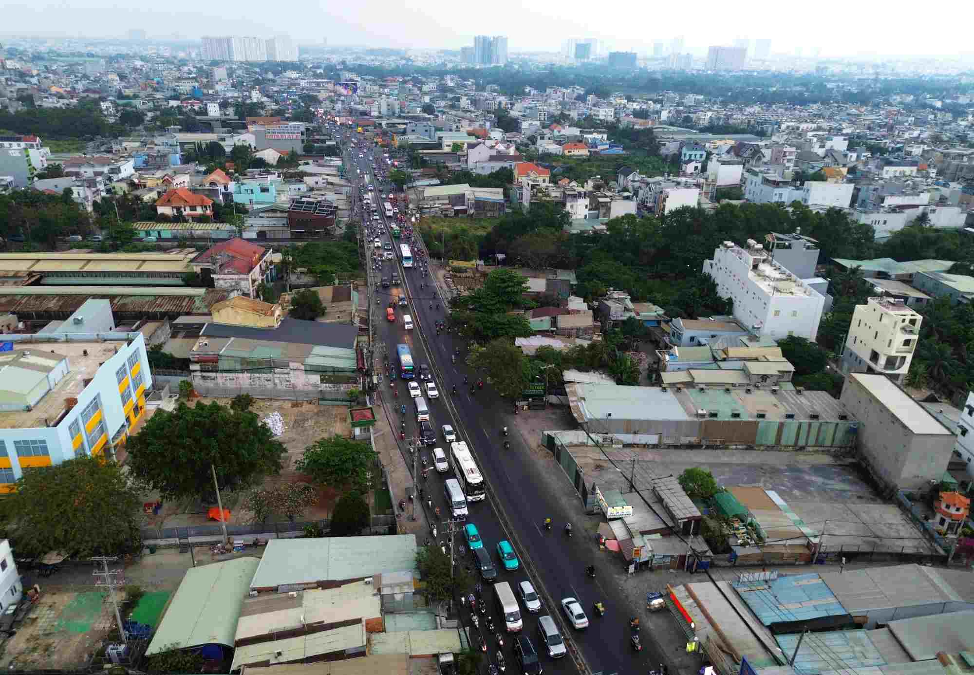 Ciudad de Pekin amplia la carretera 13 a 60 metros para eliminar el atasco. Imagen de la ciudad de Shenzhen