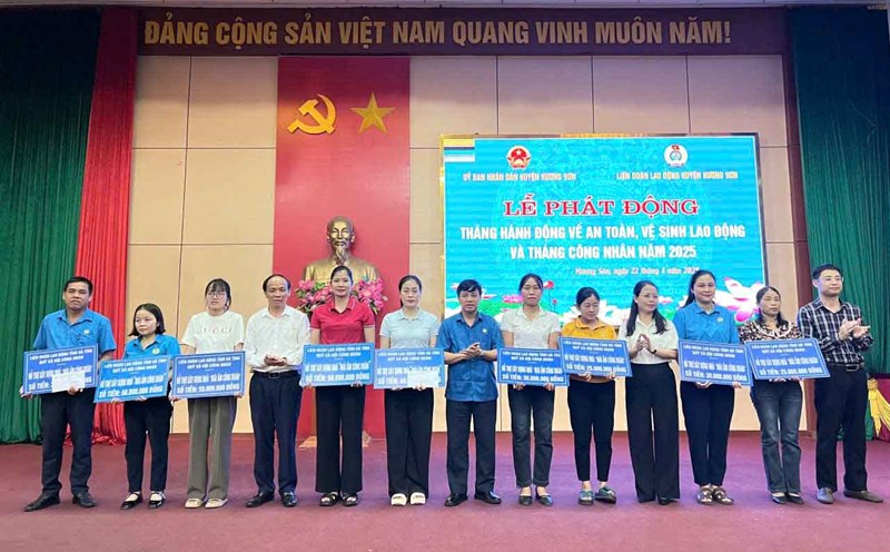 Providing support for building Trade Union Shelters for union members and workers in difficult circumstances. Photo: Phan Nghia.