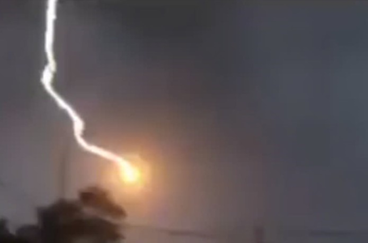 At the beginning of the season, thunderstorms and lightning are likely to appear. Photo: Thanh Quynh