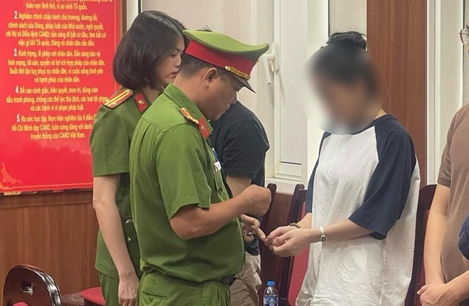 Regarding the Kera vegetable candy case, the Ministry of Public Security's Investigation Police Agency has issued a Decision to prosecute the criminal case of "producing counterfeit food and deceiving customers". Photo: M.Anh