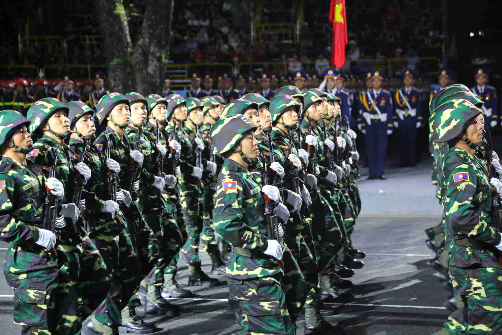 Khoi dieu binh cua quan doi Lao tham gia hop luyen. Anh: Thanh Vu