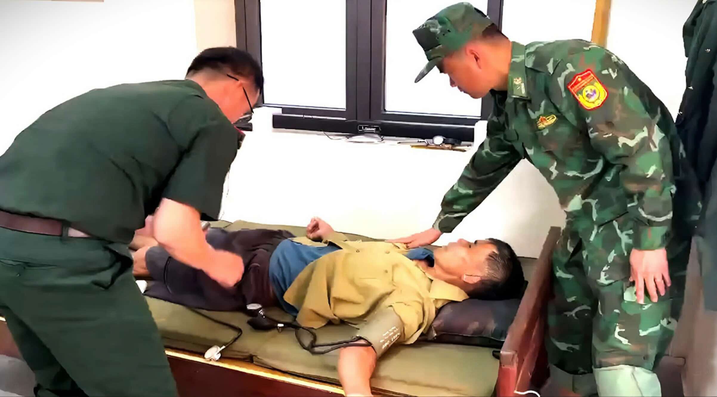 Border Guards provide first aid and check the health of fishermen.