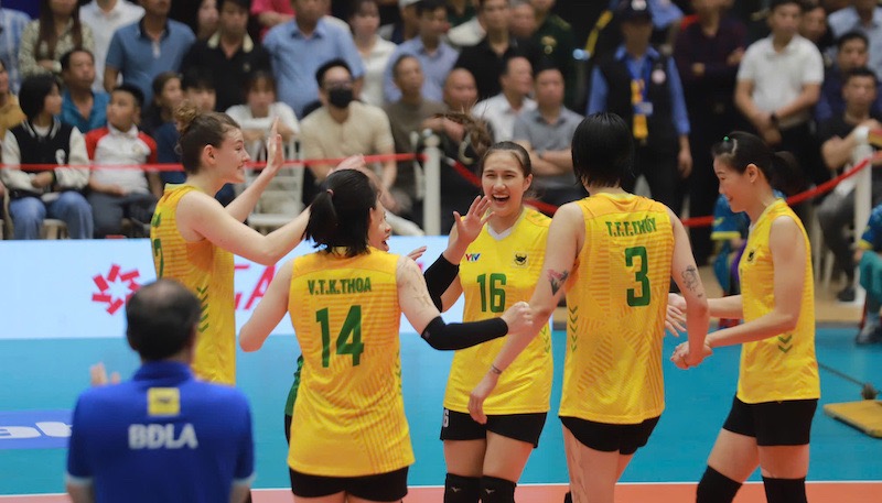 El equipo de VTV Ping Din Long An se enfrento a Kaohsiung Taipower en la cuartos de final del Campeonato Asiatico de Voleibol de Clubes 2025. Imagen de la pelicula