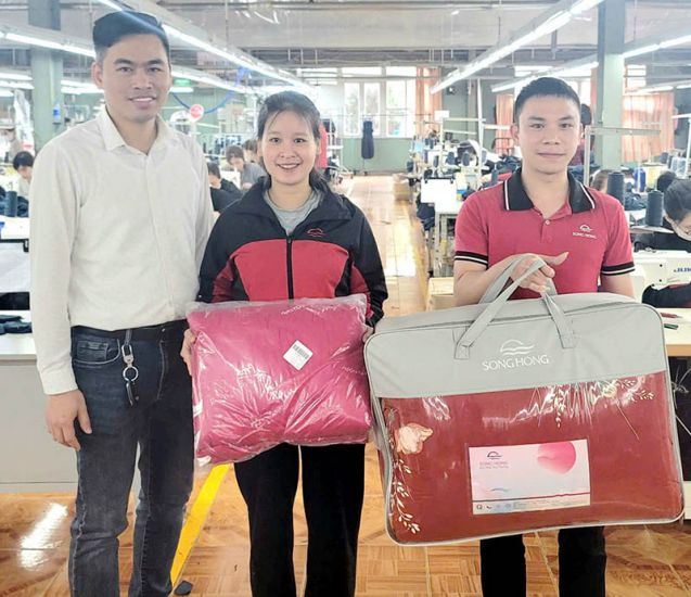 El nuevo empleado fue recibido por la Compañia de Acciones de Fortuna de Rio Rojo, filial de Rio Rojo 4. Imagen de la pagina web de la Universidad de Hong Kong