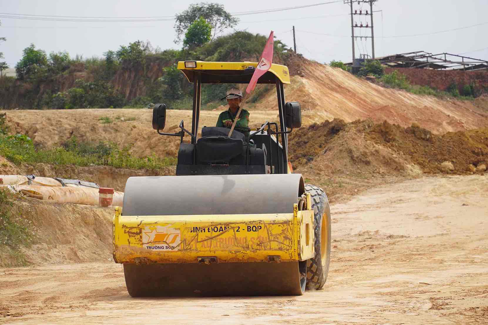 La licitacion de 18 proyectos de construccion de la autopista Bien Hoa - Vung Tau. Imagen: Ha Ang Lee