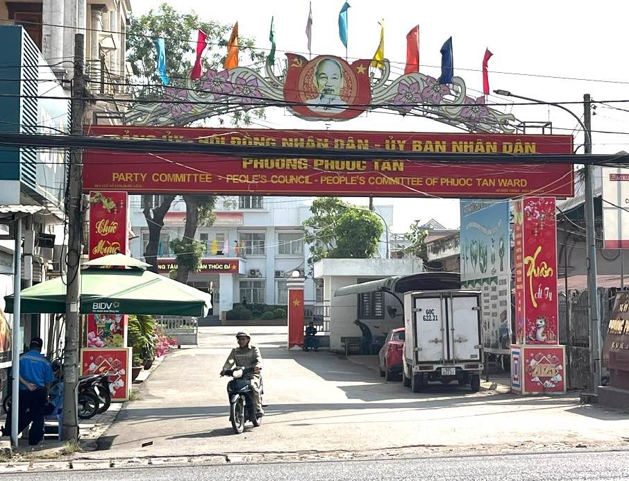 Se preve que el distrito de Phuoc Tan (Dong Nai) se mantenga intacto, con el centro administrativo ubicado en la UBND del distrito de Phuoc Tan. Imagen de la HAC