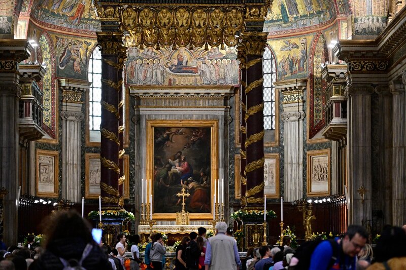The main hall of Notre Dame Cathedral - where King Francis wants to rest. Photo: AFP