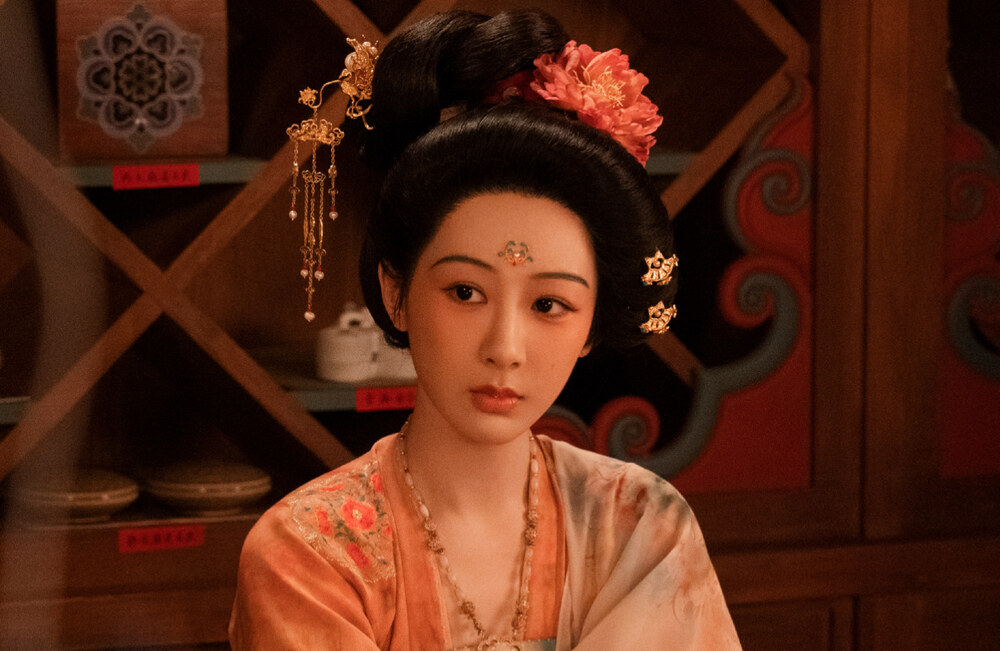 Photo: Producer of the film "Quoc sac phuong hoa"