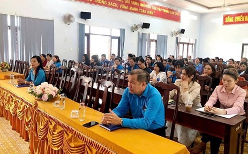 Union officials in Cu M'gar district (Dak Lak province) attended the training course. Photo: Thanh Quang