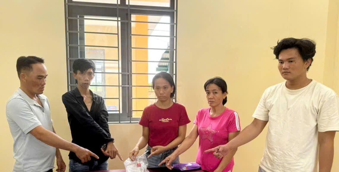 Por posesion ilegal de drogas, cinco sujetos fueron procesados. Foto: suministrada por la policia