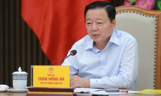 Ủy viên Trung ương Đảng, Phó Thủ tướng Chính phủ Trần Hồng Hà chủ trì họp về 2 dự án cao tốc Gia Nghĩa - Chơn Thành, Nam Định - Thái Bình. Ảnh: VGP