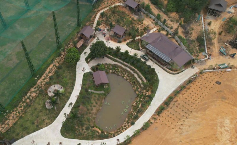 Many works have been fined by the authorities of Thach That district (Hanoi) and are still in existence. Photo: PV Group