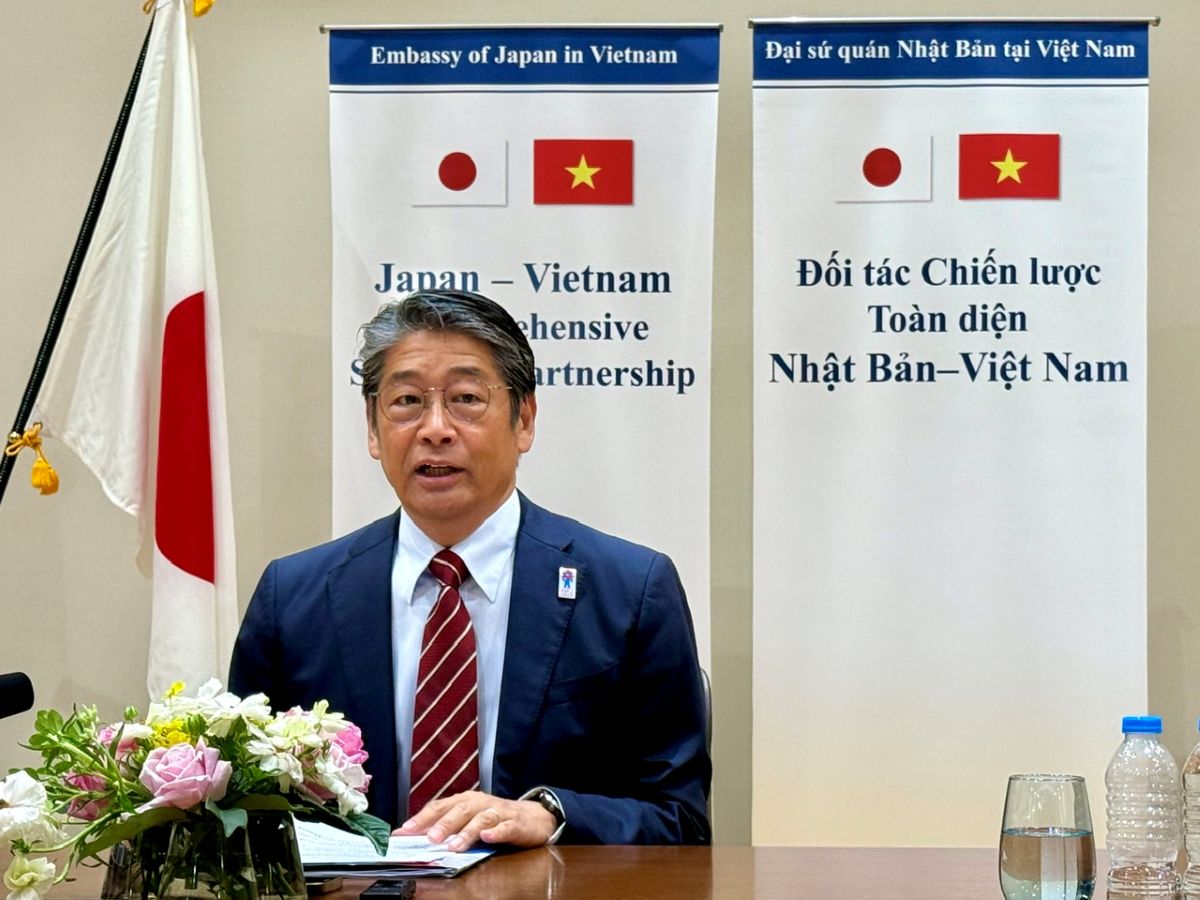 Japanese Ambassador to Vietnam Ito Naoki spoke at a press conference on April 23, 2025. Photo: Ngoc Van