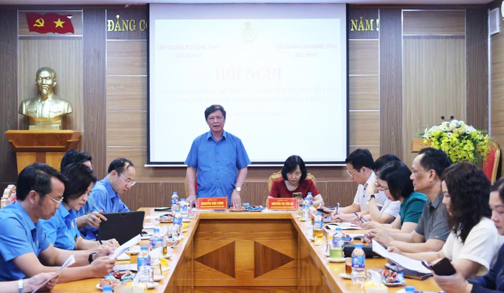 El presidente de la Federacion de Trabajadores de la provincia de Pekin, Nguyen Van Cang, hablo en la conferencia. Foto: Provincia de Baojiang, China