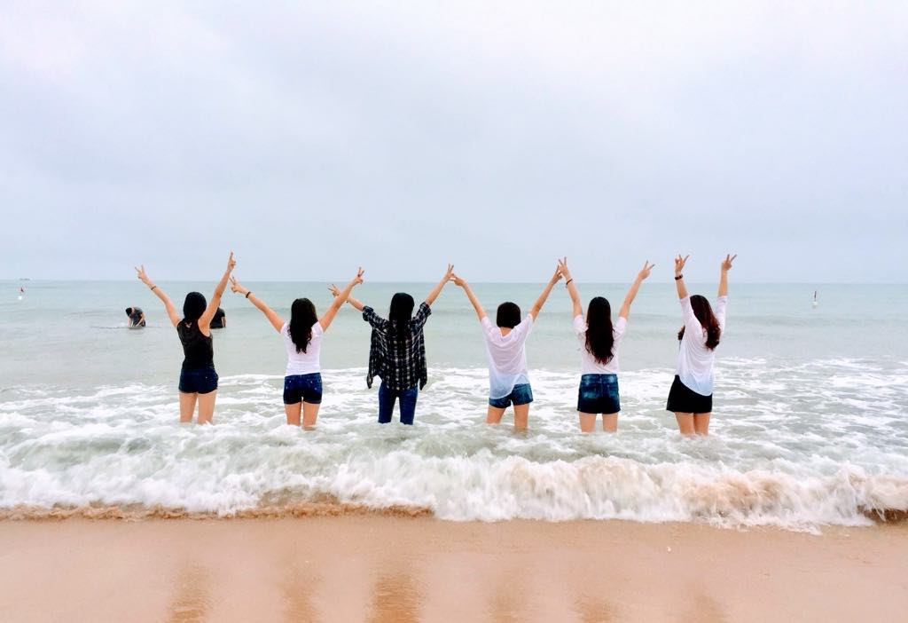 Nhat Le co duong bo bien dai thoai thoai, rat thich hop vui choi tam bien. Anh: Linh Boo