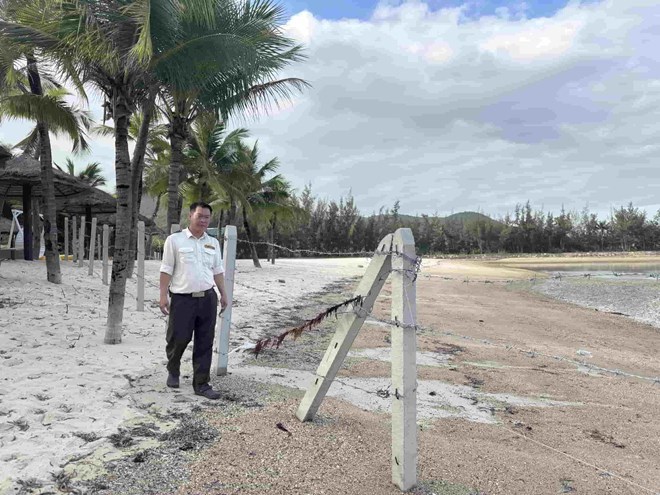 Chấn chỉnh 1 xã ở Nha Trang trong vụ bãi biển bị rào thép gai