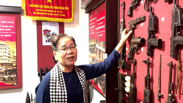 Ms. Chinh Nghia visited the Saigon - Gia Dinh Biometric Museum. Photo: NGUYEN LY