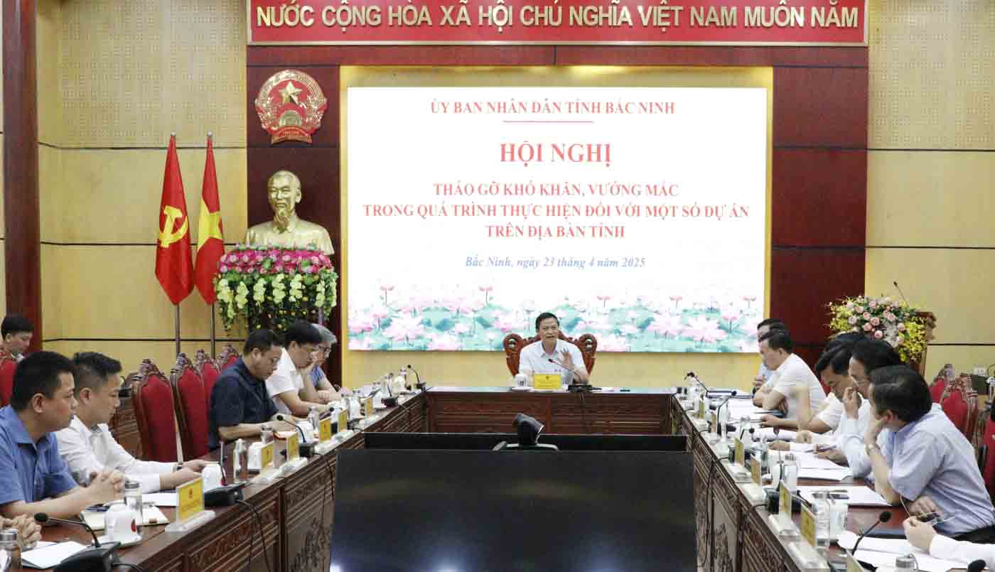 The conference took place at the People's Committee of Bac Ninh province, on April 23. Photo: Dang Hoa