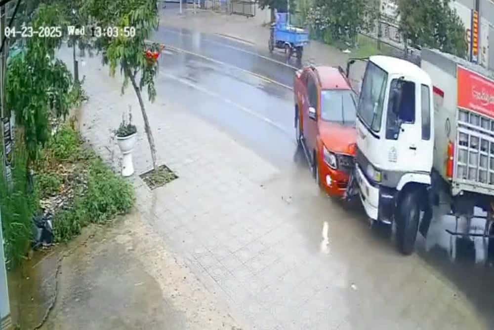 Vụ tai nạn giao thông tại ngã ba Tứ Quý. Ảnh: Lam Hồng 