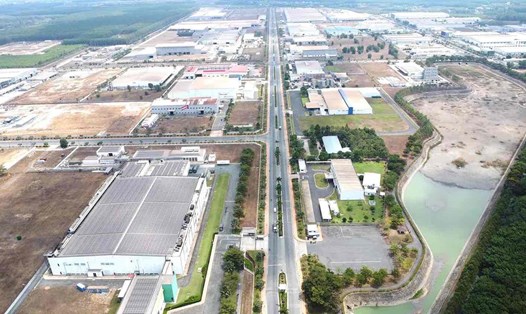 Một khu công nghiệp đang hoạt động tại huyện Long Thành, tỉnh Đồng Nai. Ảnh: HAC