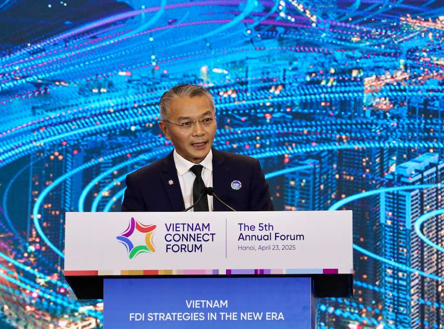 Ong Lim Dyi Chang, Giam doc Cap cao Khoi Khach Hang Doanh Nghiep, Ngan hang UOB Viet Nam, phat bieu tai Dien dan Nhip cau Phat trien Viet Nam 2025. Anh: Ban to chuc