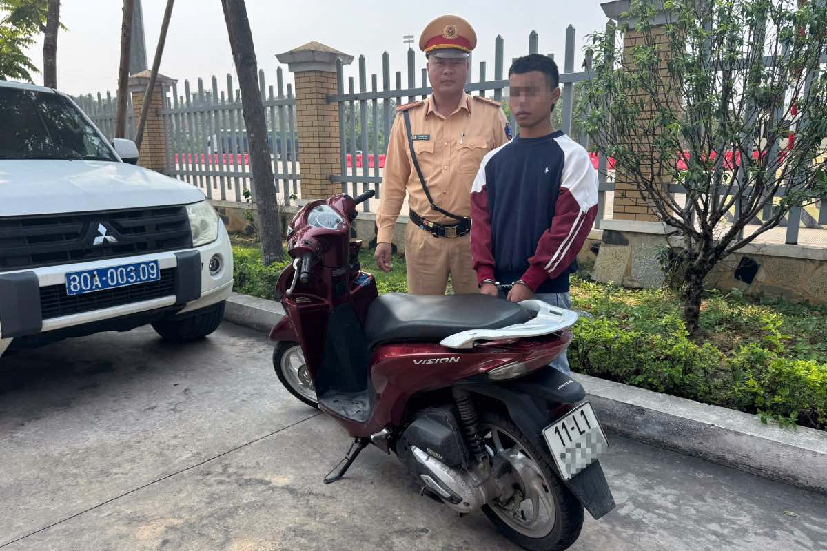 Nghi phạm trộm xe máy M.V.Q và chiếc xe liên quan vụ việc. Ảnh: Cục CSGT 
