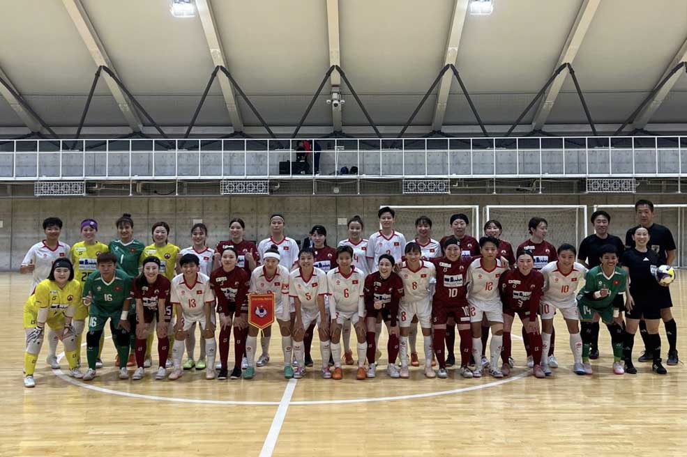 La seleccion femenina de futsal de Vietnam tuvo un buen comienzo en su gira de entrenamiento en Japon. Imagen de la VFF