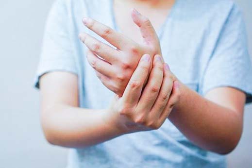 La enfermedad de Parkinson no es la unica causa de temblores. Imagen de la pagina web de la organizacion