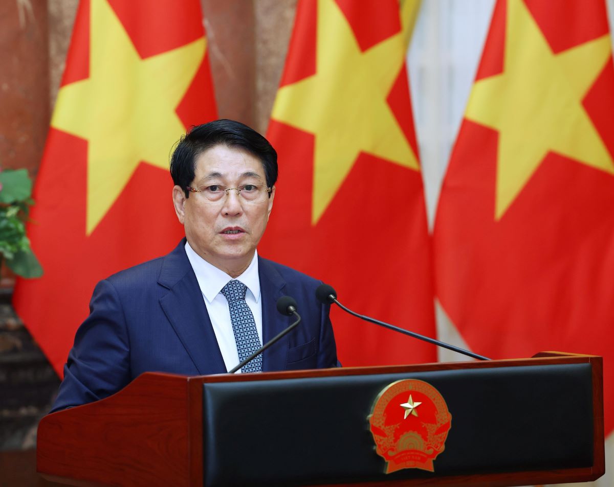 El Ministro de Asuntos Politicos, el Presidente de la Republica, Liang Chang. Imagen de la pagina web de la organizacion