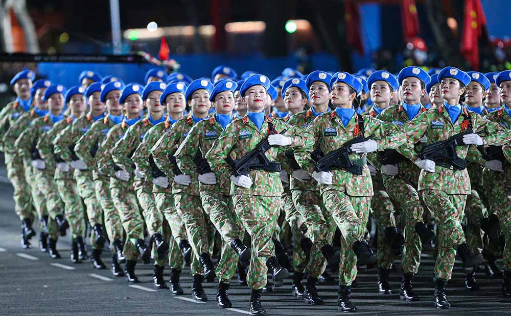 Se preve tiempo festivo 30.4 en la ciudad de HCMC mañana y tarde soleado, por la noche la posibilidad de lluvia. Imagen de la pelicula