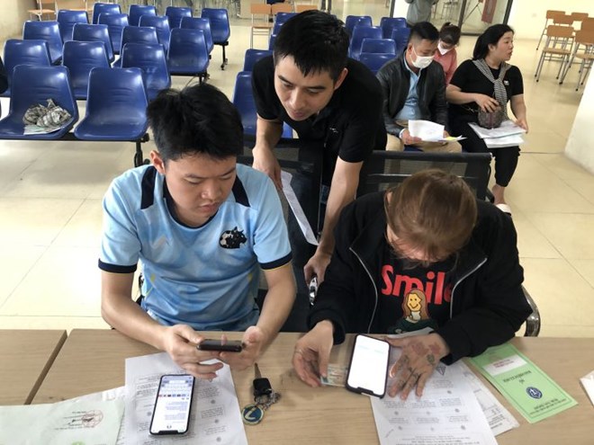 Đề xuất không quy định “cứng” thời hạn nộp đủ hồ sơ hưởng trợ cấp thất nghiệp