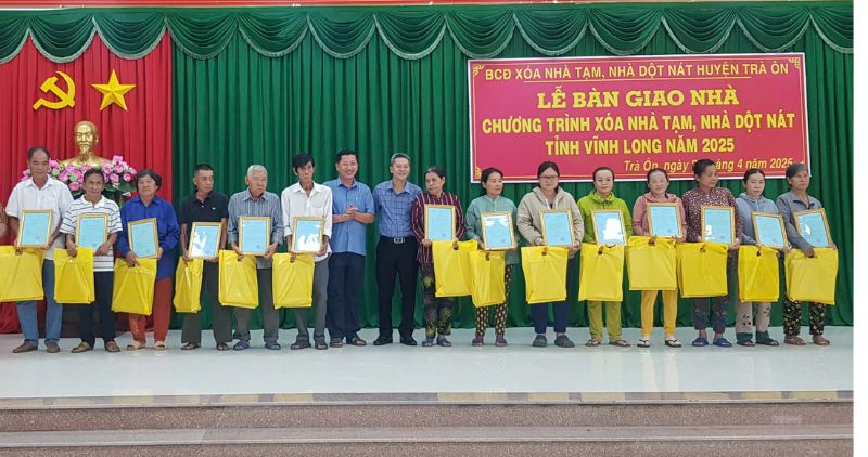 Tra On completed the construction of a new house and repaired 239 houses for poor families. Photo: Tra On District Health Center