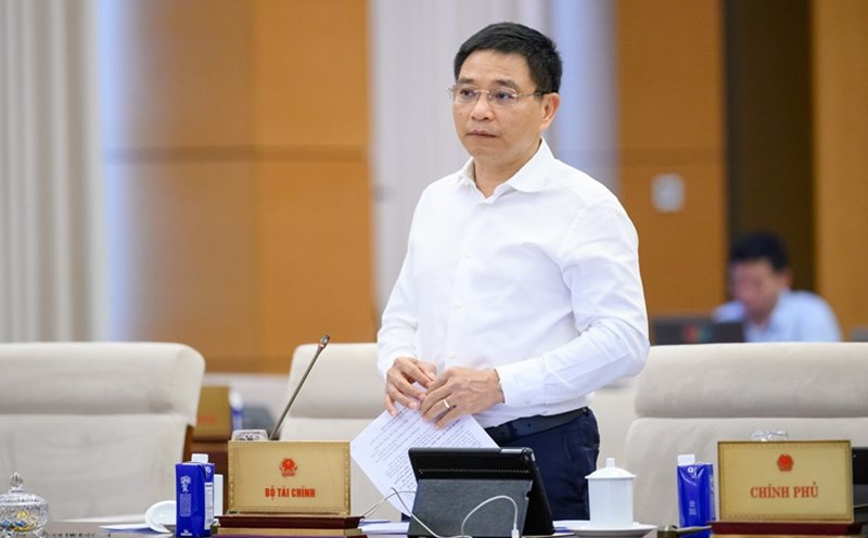 Minister of Finance Nguyen Van Thang said that it is necessary to strengthen inspection work and thoroughly recover suspended projects. Photo: Quochoi.vn