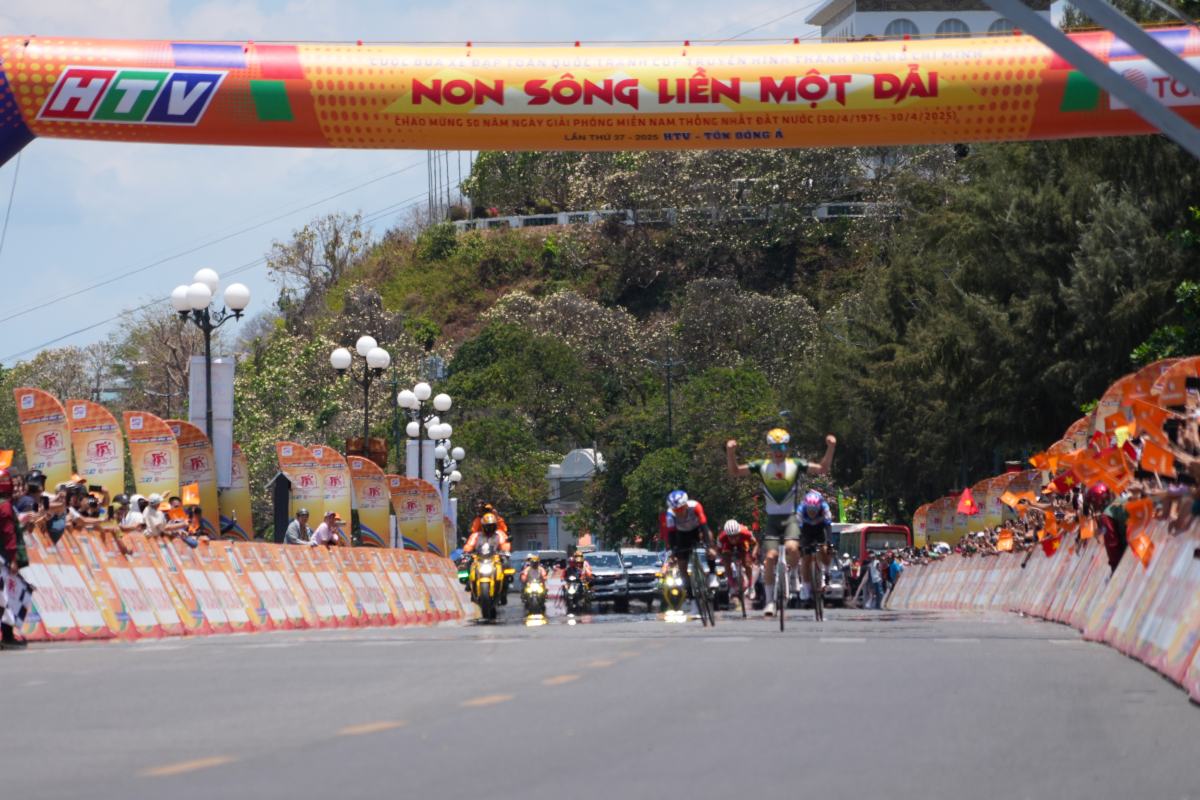 El ciclista Ivan Blokhit fue el mejor en la etapa 19 de la Copa de Television de la Ciudad de la Capital, de Phan Thiet a Vung Tau. Imagen: Ciudad de la Paz