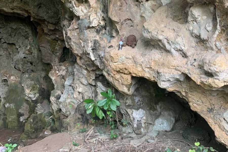 As of the afternoon of April 24-24, the authorities have discovered 11 skulls and remains in the area of Len Chua cave. Photo: Ngoc Anh