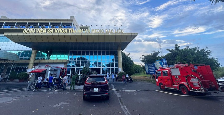 Timely extinguish the fire at Thanh Vu Bac Lieu General Hospital. Photo: Nhat Ho